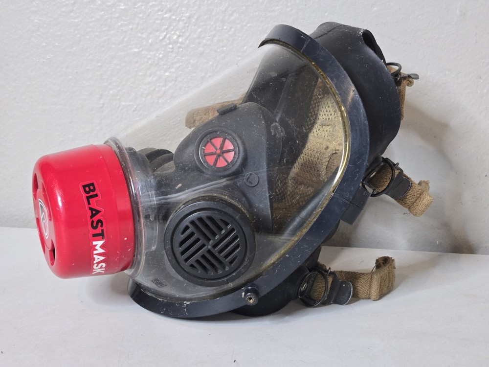 SCOTT Gas Blast Mask Respirator Facepiece Adjustable Straps Mesh Back