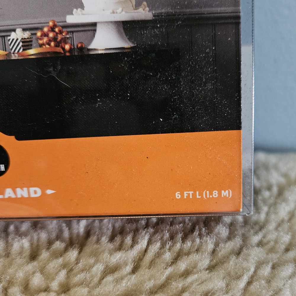 Hide and Eek Skull Garland - NIB