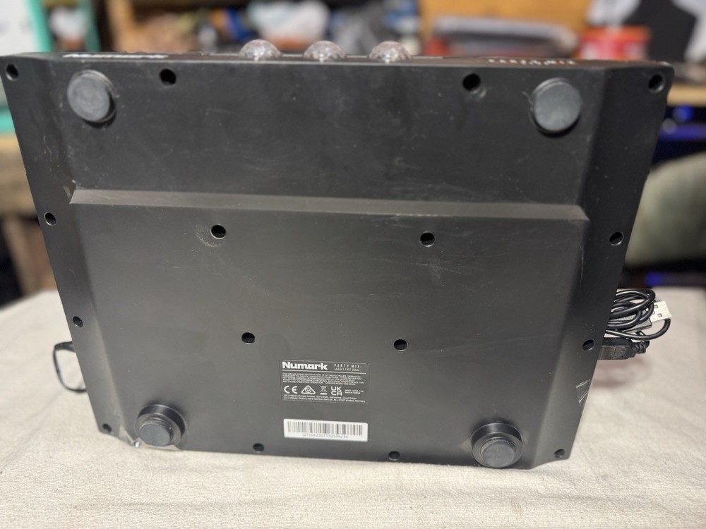 Numark Party Mix Live 2-Channel DJ controller