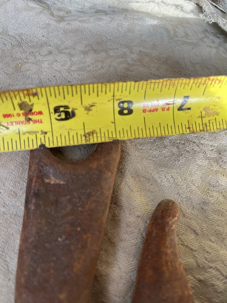 3 Hooks , Look Like Chain Hooks