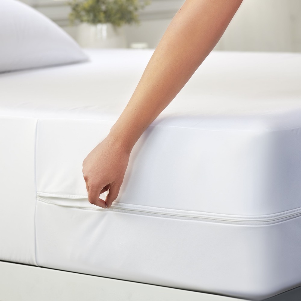Microfiber Bed Bug & Spill Proof Zippered Mattress Protector Full