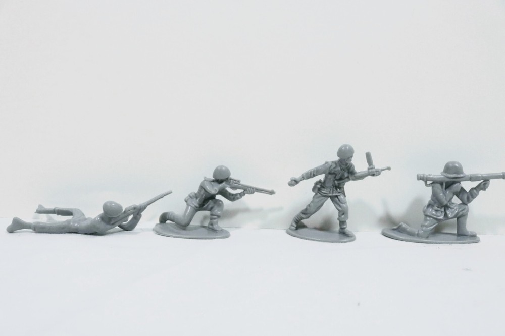 Army Figurines Grey Plastic Lot 1