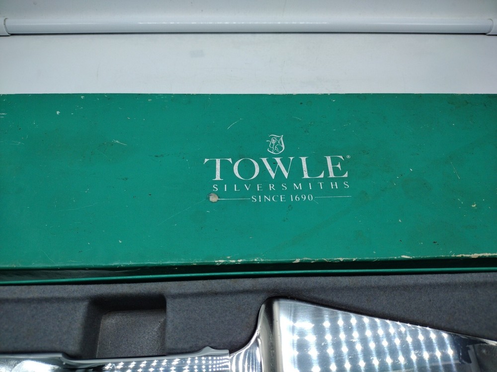 Towle Silversmiths Wedding Cake Server 2pc set Stainless Steel
