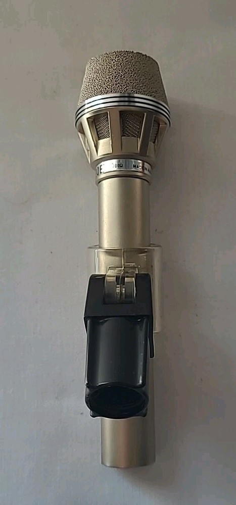 Vintage 1970's AKG D190E Dynamic cardioid microphone untested W/ case