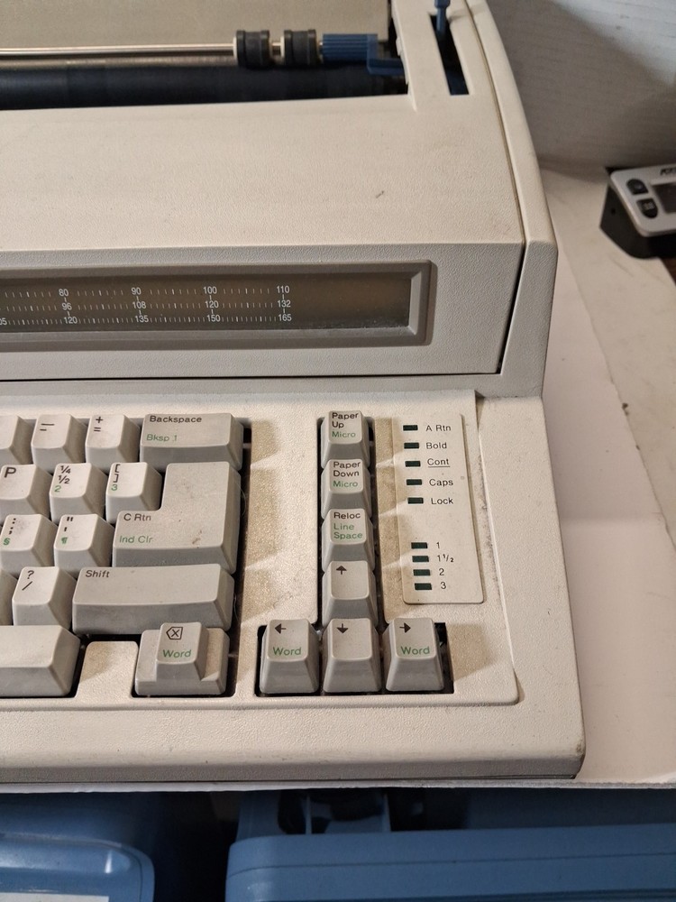 IBM Personal Wheelwriter 2 Electronic Typewriter - Works Great!