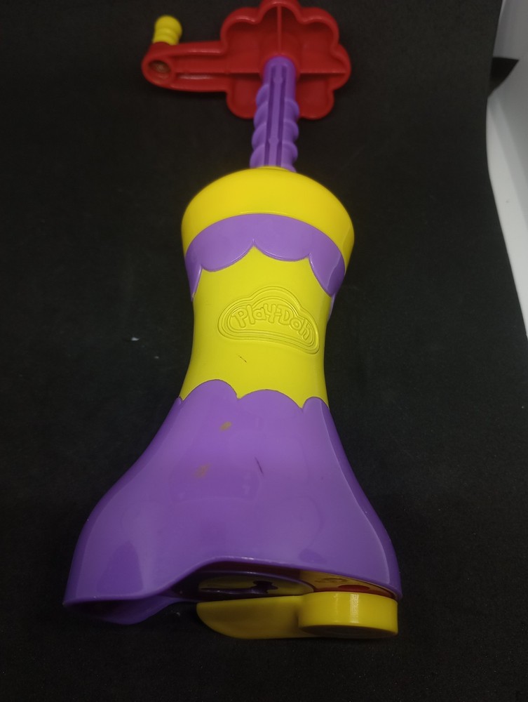 Play-Doh Burger Builder toy extruder accessorie