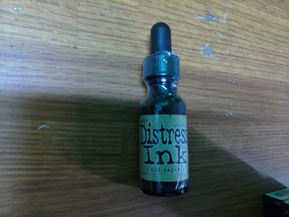 Tim Holtz Distress Ink Pad + Reinker Bundle - Old Paper.