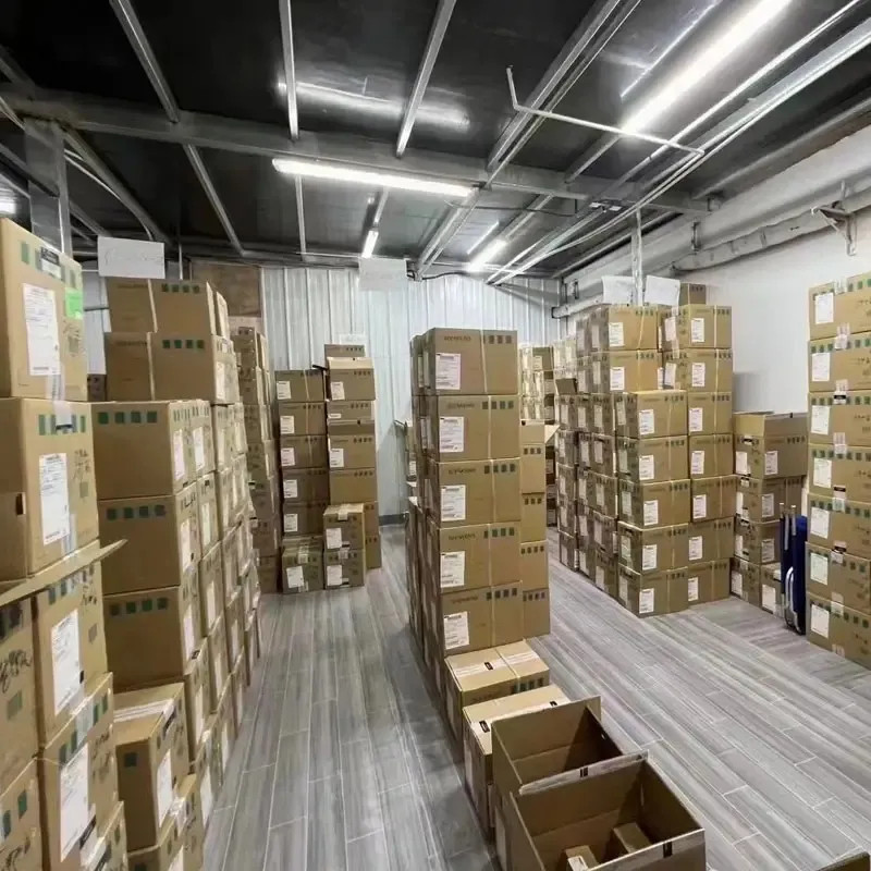 1PCS NEW Omron 2VAQ-4R Micro Switch Button Switch 2VAQ4R Fast delivery