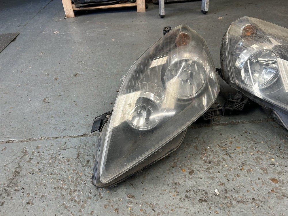 VAUXHALL ZAFIRA VXR FRONT HEADLIGHTS B MODEL 2008