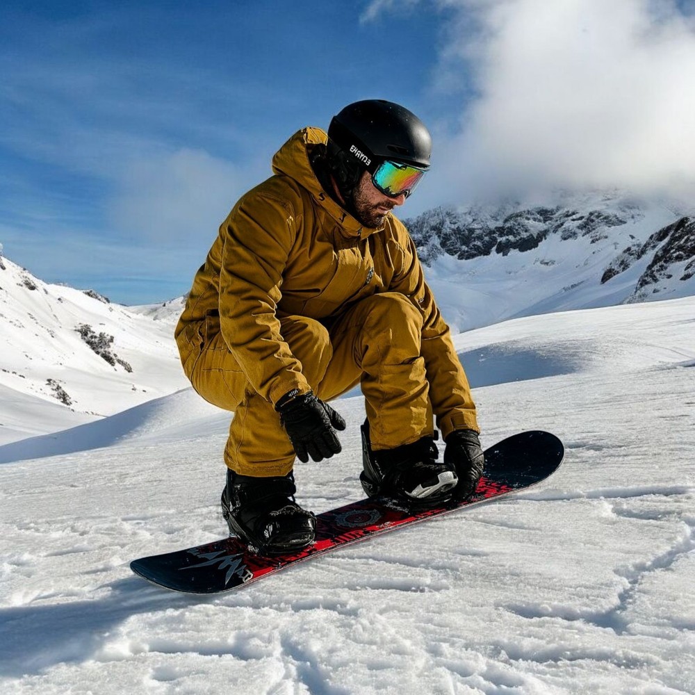 Lamar Bender Snowboard Size 109 CM with Medium - Large Snowjam Bindings