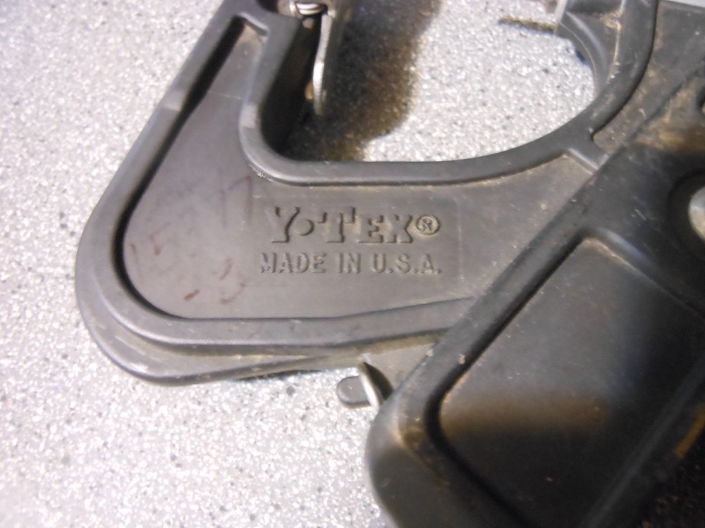 Y-Tex Ear Tagger Visual Cattle Cow Identification Reo