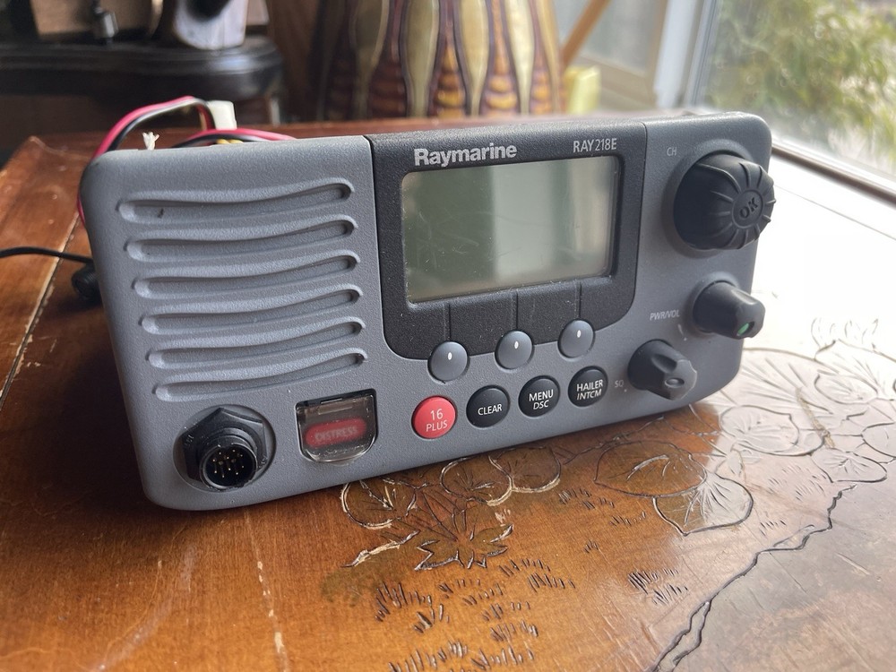 Raymarine Ray218E VHF Radio Class D E43033