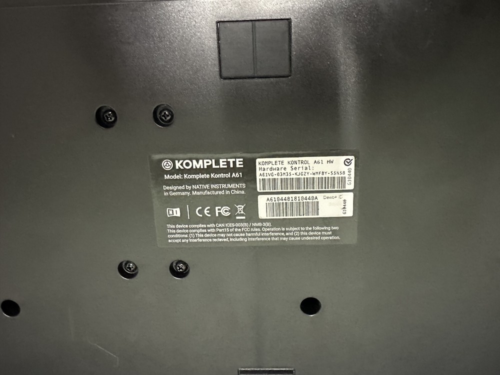 Native Instruments Komplete Kontrol A61 Smart Keyboard Controller