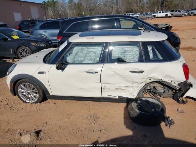 MINI 1 2016 Glove Box 4947845