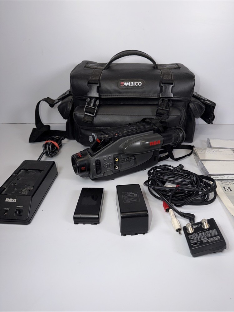 RCA PRO807 8mm Camcorder Untested! Plus Carry Case & Miscelleneous Accessories