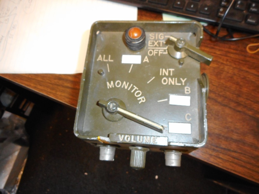 vintage  C-2297/VRC VIC-1 Intercom Set Control M151 M35 M54 M806 M923 Army