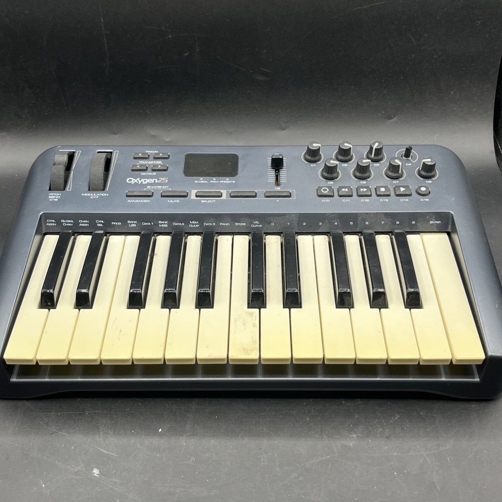 M-Audio Oxygen 25 (3rd Gen) USB Keyboard