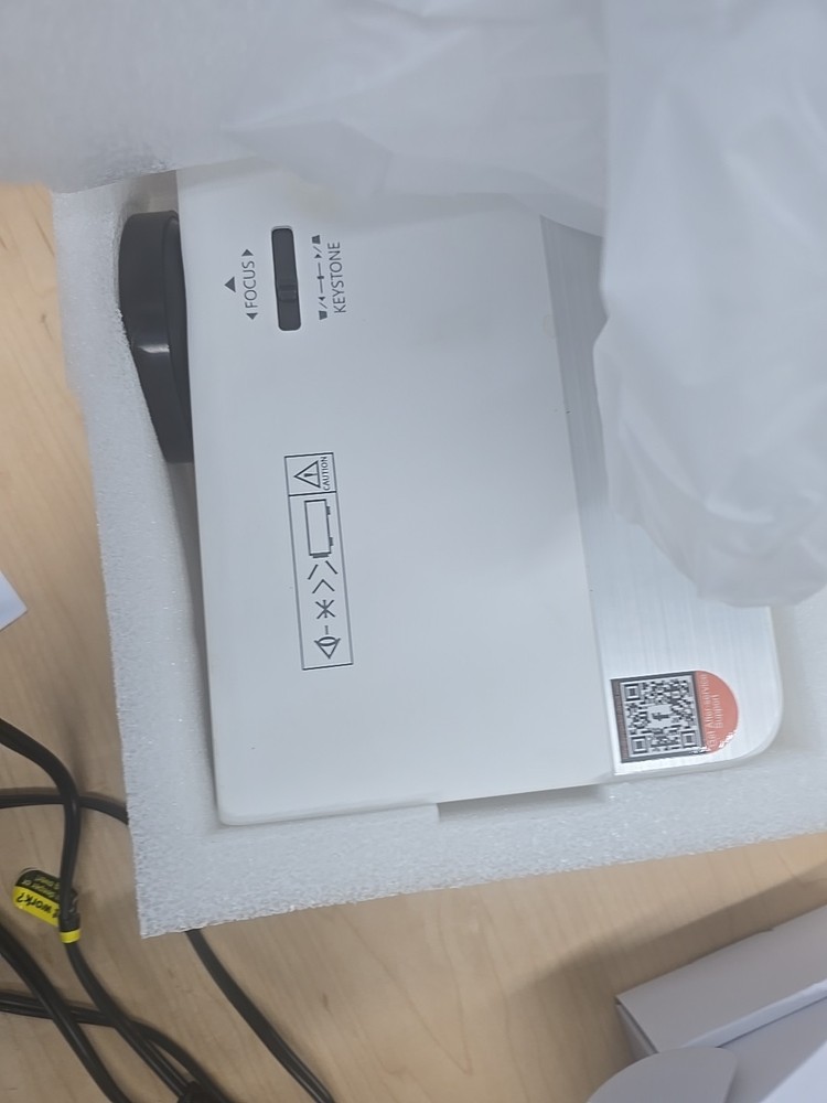 Multimedia Projector (V6)