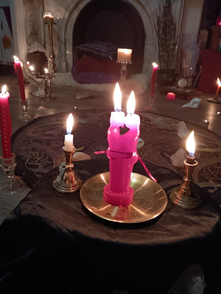 Fatal Attraction Spell/ Powerful, Potent Magic/ Performed by a 32 year Witch