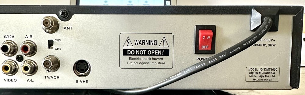 Digital Video Broadcasting DMT1000 Digital Multimedia Satellite Receiver