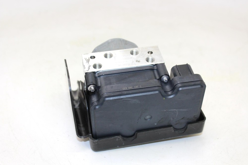 2015 Yamaha Yzf R1 Abs Pump Unit Module