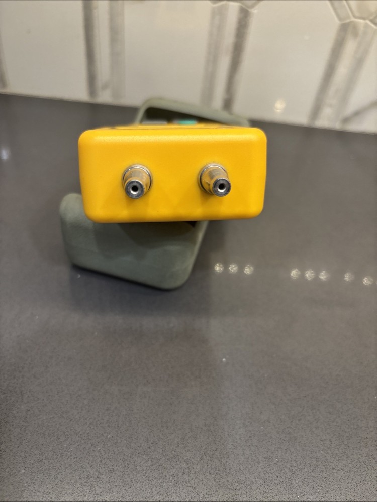 UEI Test Instruments EM200 Dual Input Digital Input Manometer with Case Tested