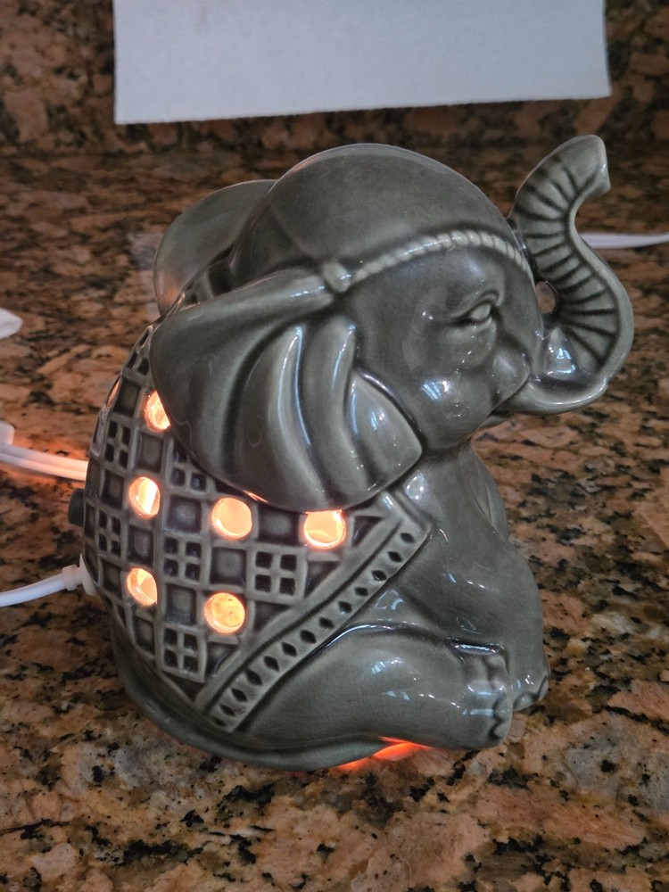Ceramic Elephant w/ Trunk Up Tabletop Night Light Accent Lamp Corded TESTED