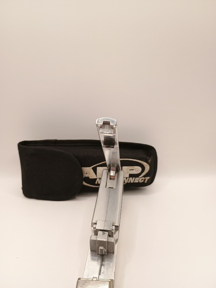 AMP / Tyco Stripping/Cutting Networking Tool w/Case & Lacing Module 1673956-