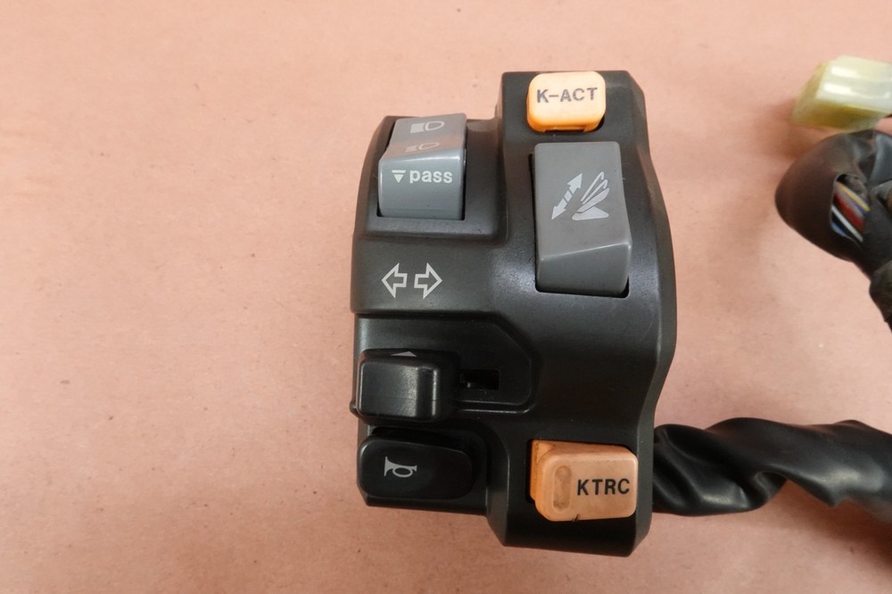 2011-2012 Kawasaki Concourus 14 ZG1400 Left Handle Bar Control Switch