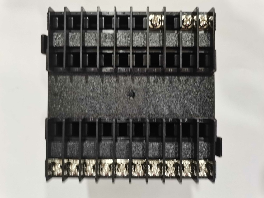 1PC NEW thermostat DC1040CR-701000-E