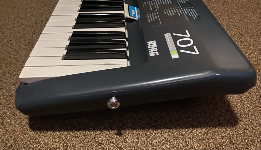 Korg 707 Performing Synthesizer