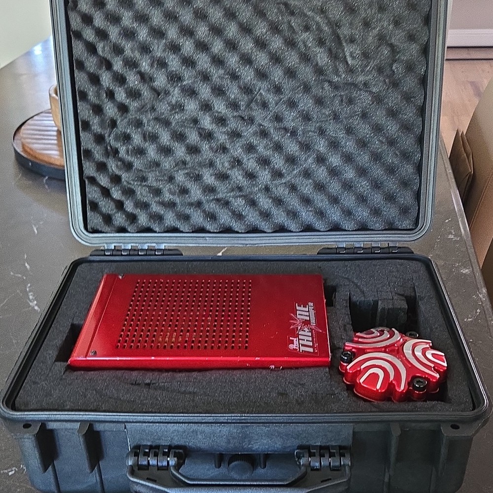 Pearl Drum Throne Thumper with case