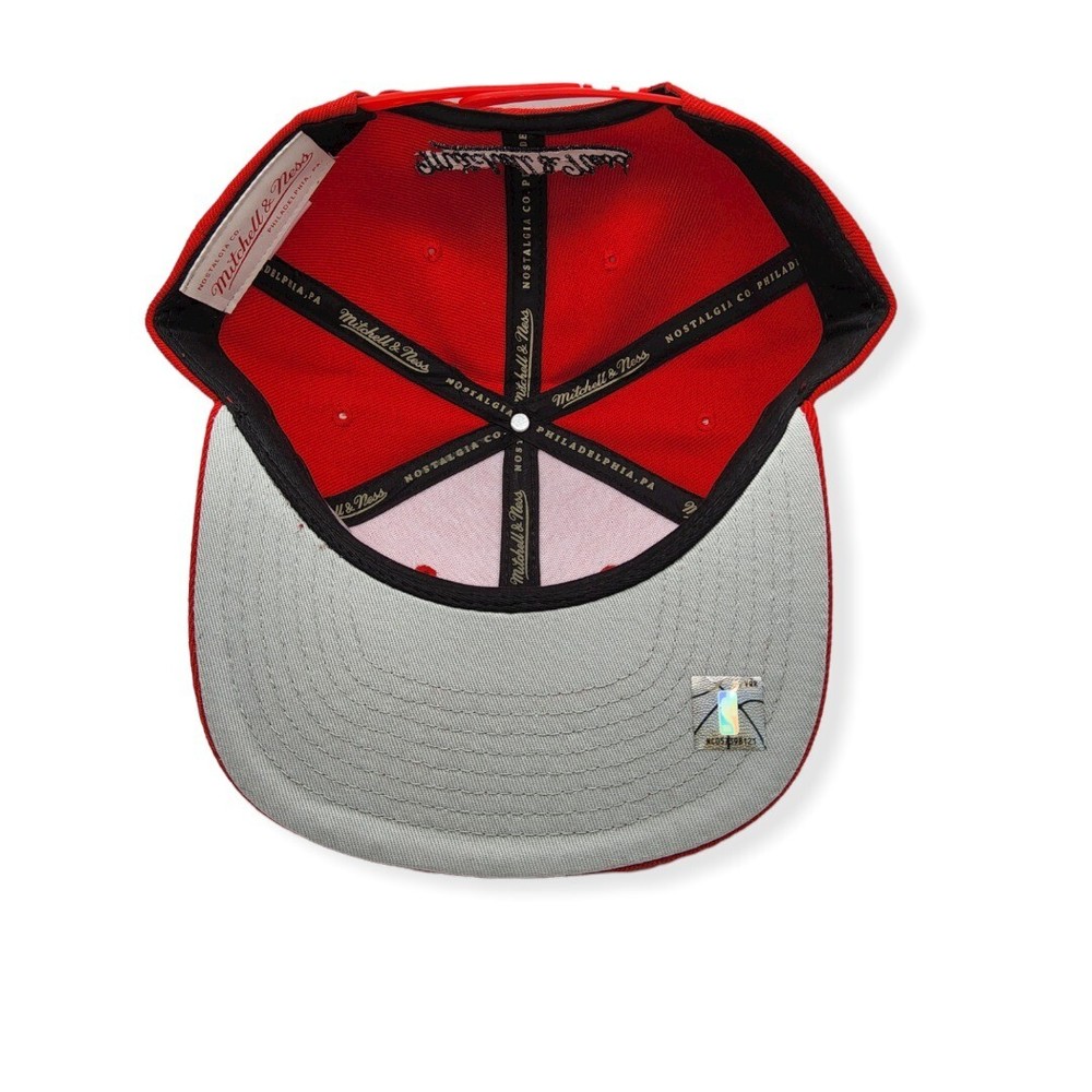 Mitchell & Ness Chicago Bulls Core Basic Red Adjustable Snapback Hat Cap