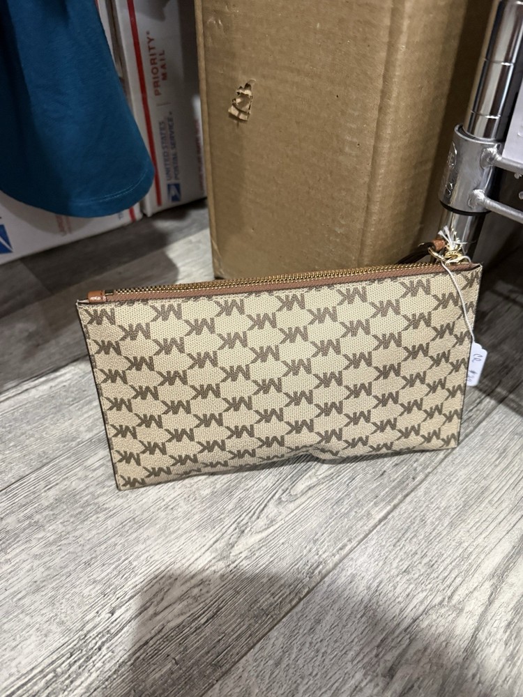 MICHAEL KORS Strap Wallet Brown Leather