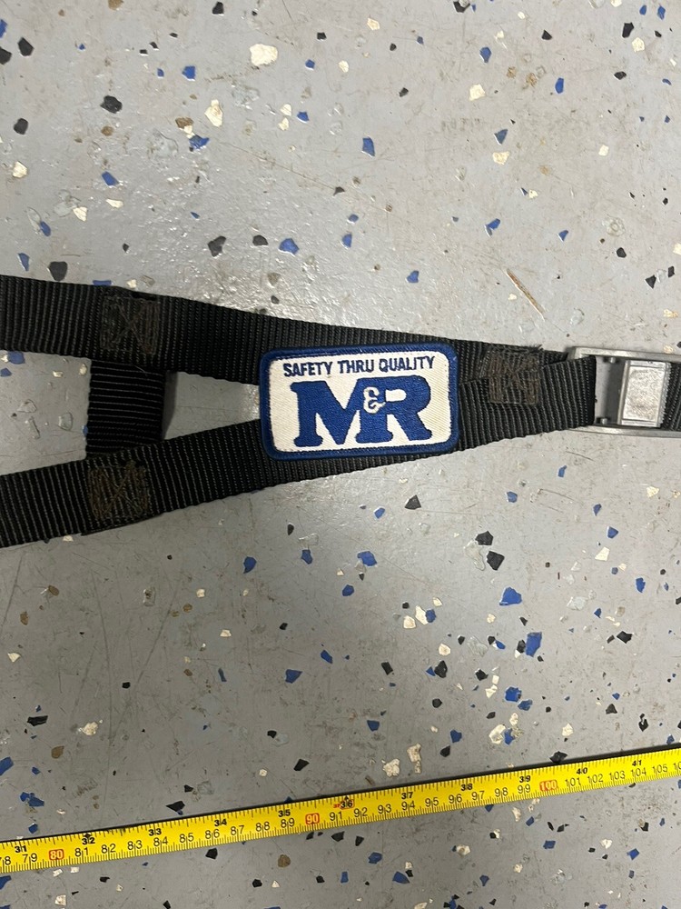 M&R Right Side Roll Cage Net USED