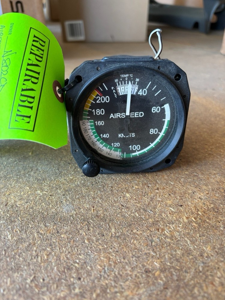 Sigma Tek Airspeed Indicator
