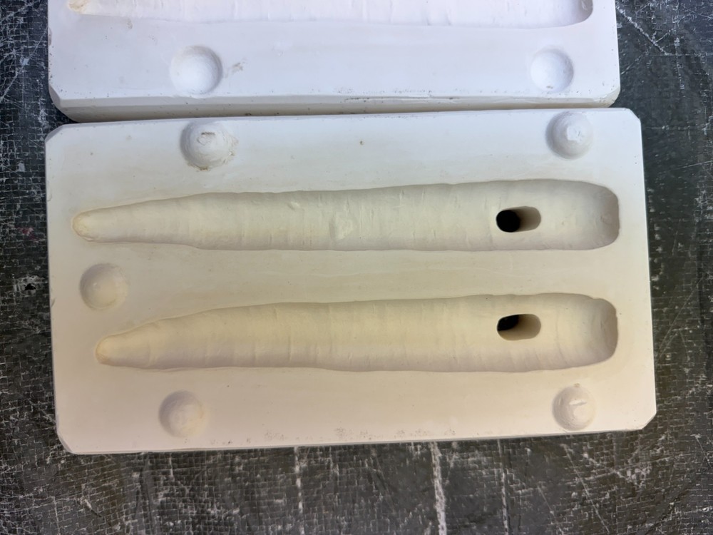 VINTAGE BOOTHE CERAMIC MOLD #645 CARROTS