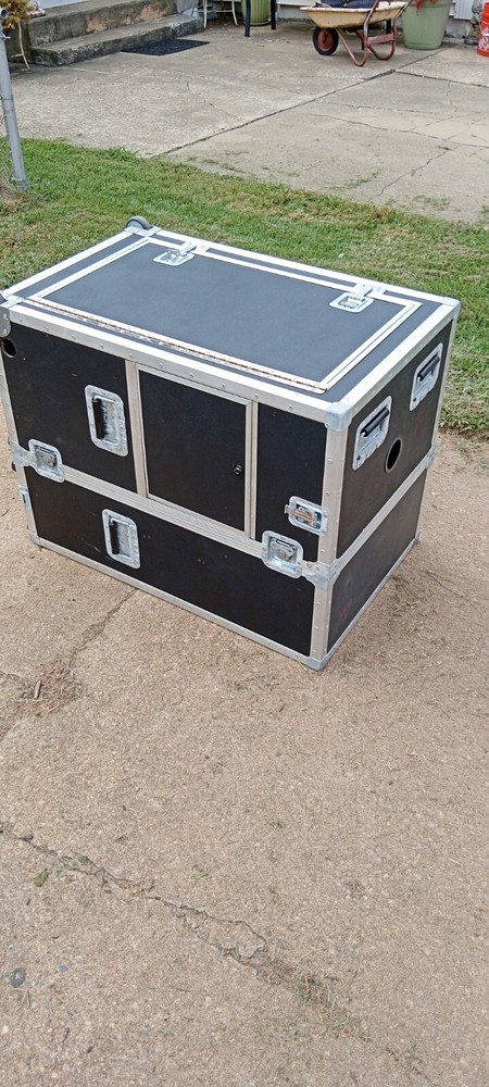 Combo Road Cases With Many Doors And Options.