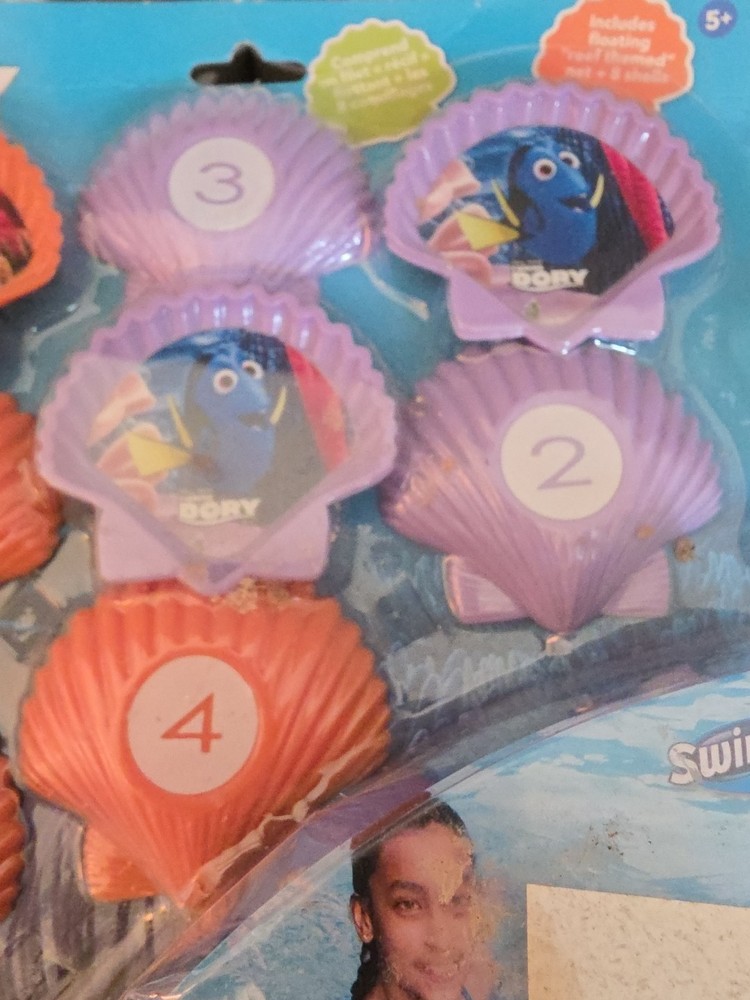 Finding Dory Shell Race Dive Game 8 Numbered Game Pieces & Floating Net.
