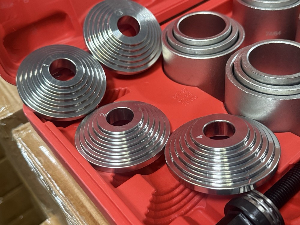 28pcs Universal Press & Pull Sleeve Remove Install Bushes Bearings & Seals Tool