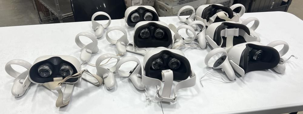 Meta Quest 2, Quest 2 Left Controller - Lot of 9