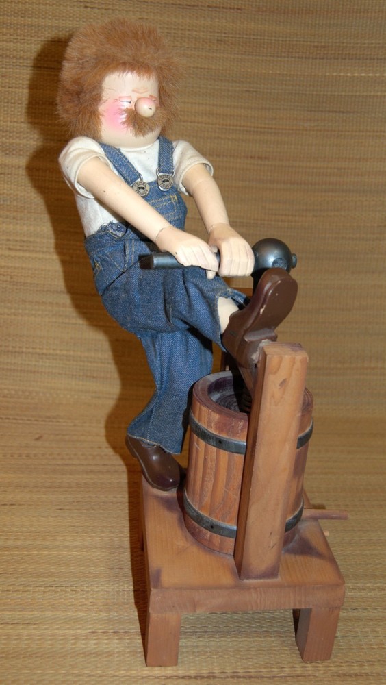 Zim's Heirloom Collectibles Wine Maker Vintner Nutcracker Barrel Cider #