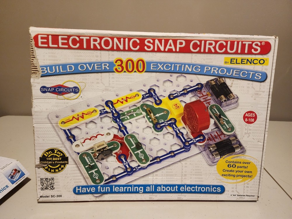 Electronic Snap Circuits 750, 300, 100 Experiment Kits - Incomplete