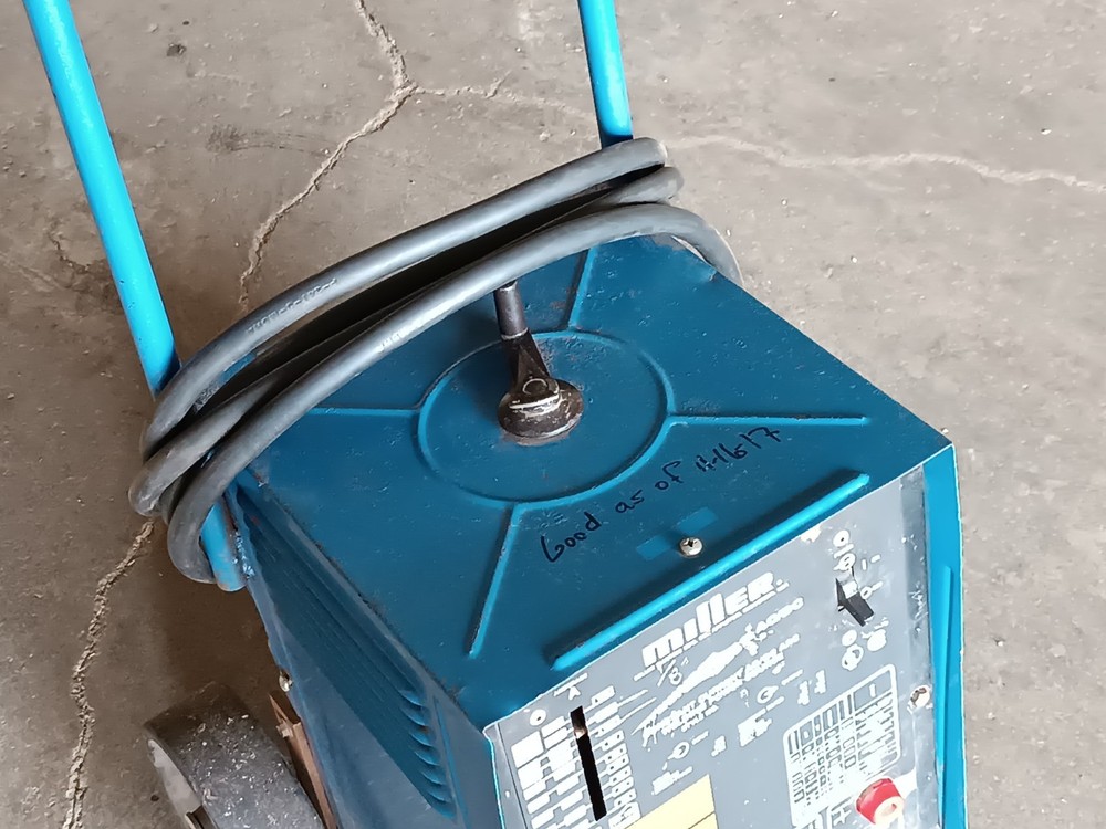 Miller Thunder Bolt Constant Current AC/DC Arc Welding Power Source 230V 45.5A