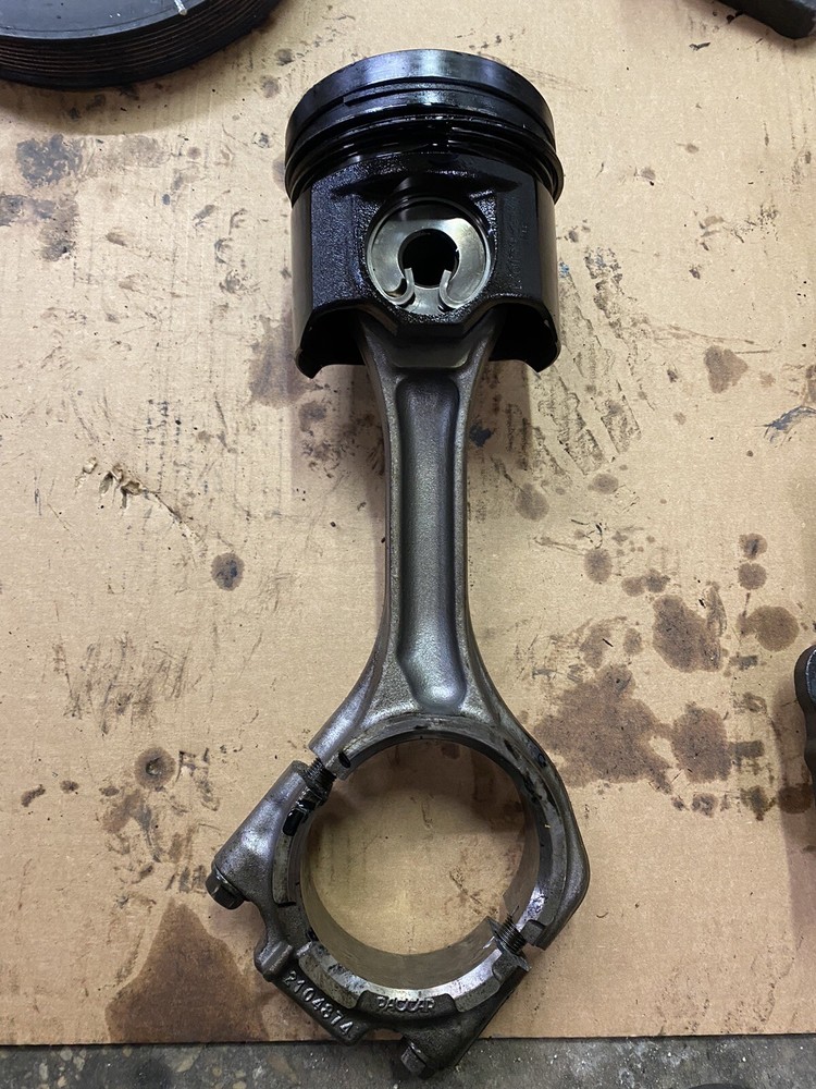 Paccar MX13 Connecting Rod & Piston ML4E22