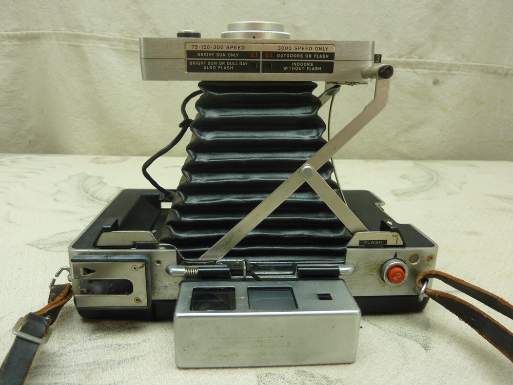 Vintage Polaroid 450 Automatic Land Camera with Manual