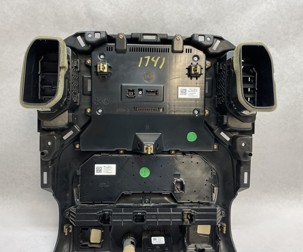 2019 CHEVY SILVERADO RADIO CONTROL PANEL w/DISPLAY CLIMATE CONTROL 84569064