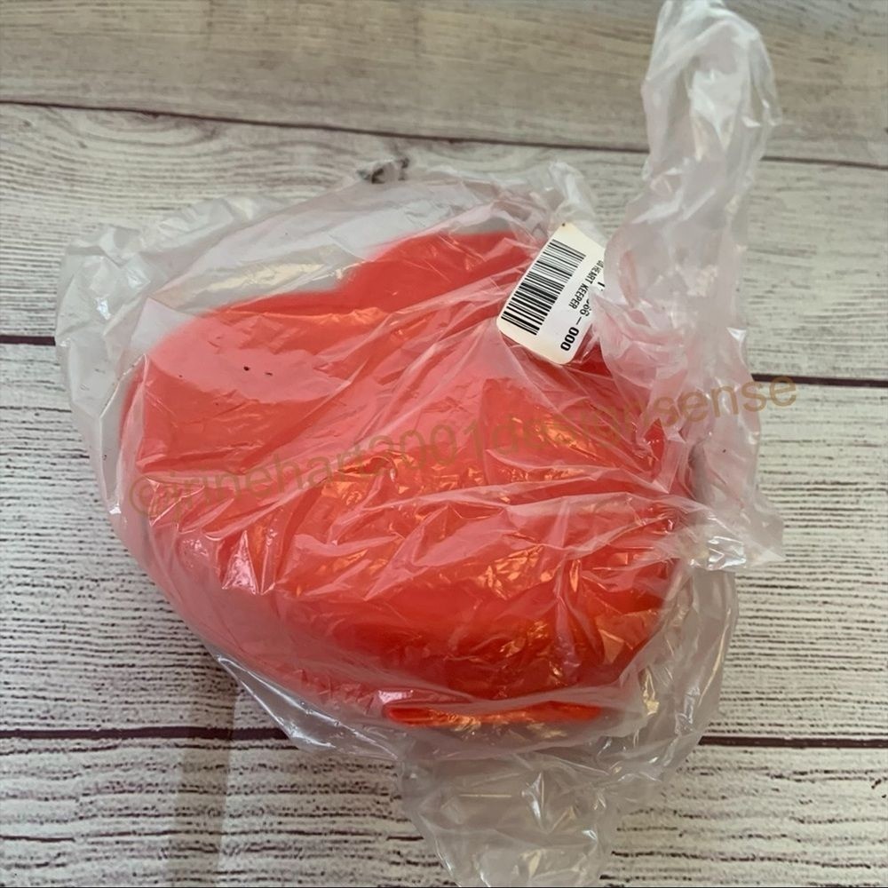 New Tupperware 5187 Red Heart Hinged Keeper