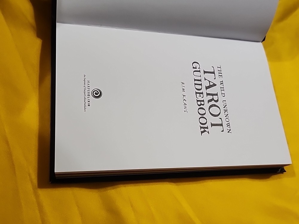 The Wild Unknown Tarot Deck and Guidebook (Official Keepsake Box Set) (Hardback