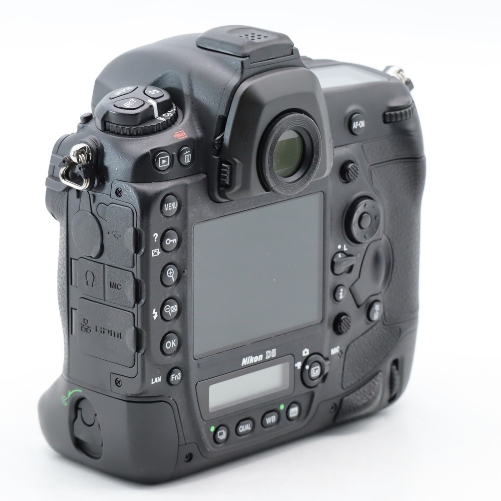 Nikon D5 (XQD-Type) (Shutter Count:57206)
